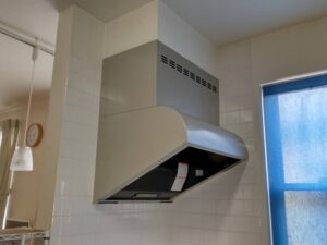 千葉キッチン取付け隊　ヤマハサイクロンフードの取替　施工前